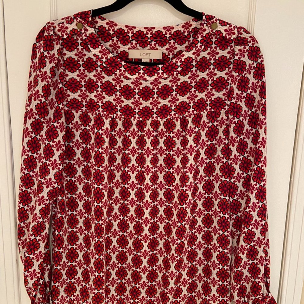 Loft Holiday flower shirt